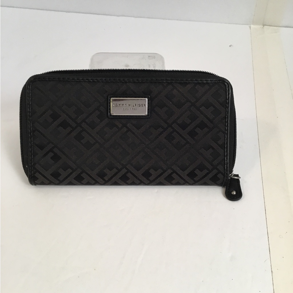 Tommy Hilfiger Signature Wallet Preowned